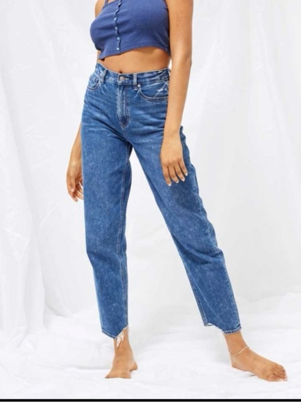 American Eagle Relaxed Fit Ankle High Waits Mom Jeans - Size 6